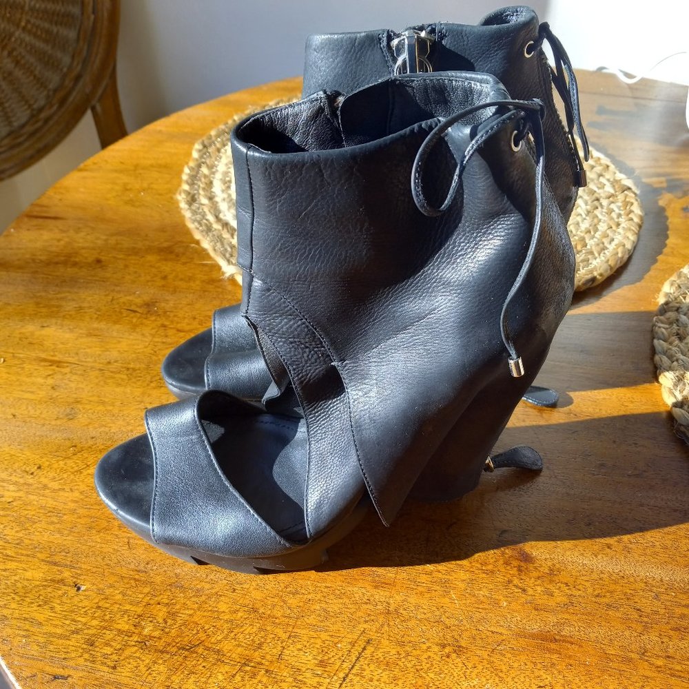 Rare Camille Skovgaard black leather zip heels 38